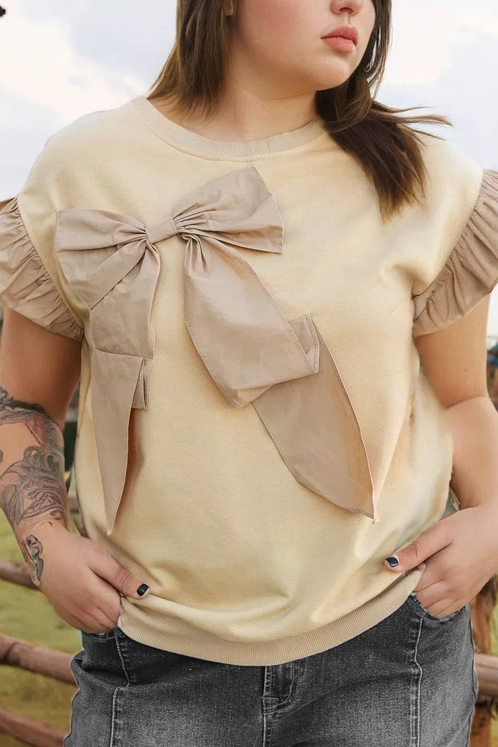 Fancy-Fashion Ruffled Short Sleeve Bowknot Applique Plus Size Top